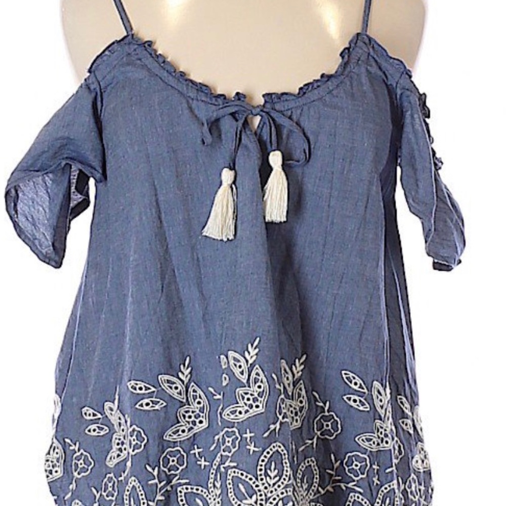 NWOT - Abercrombie & Fitch Cold Shoulder Top